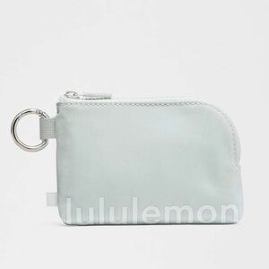 NWT $34 Lululemon Clippable Card Pouch
Mint Breeze / White